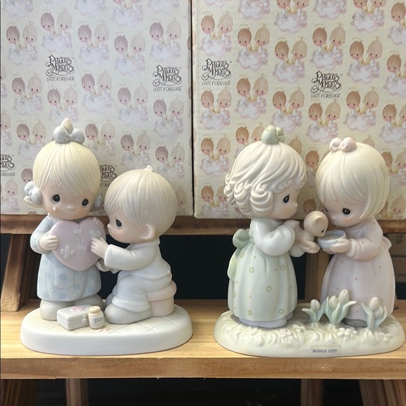 Precious Moments Other - Precious Moments Pastel Figurine Set